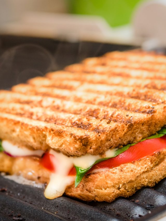 Grilled,Sandwich,/,Panini,On,Grill,,Selective,Focus